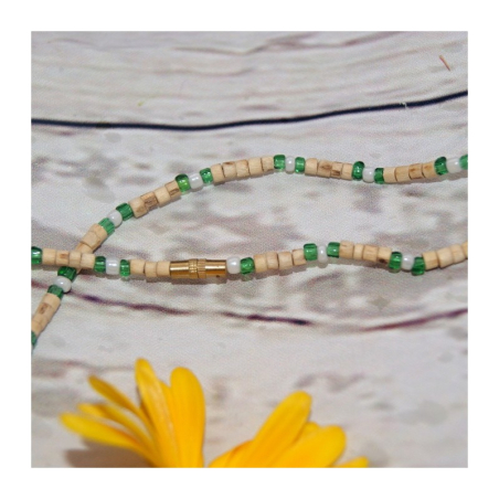 Kantimála 2ř. bílý mezi zelenými světlejšími korálky