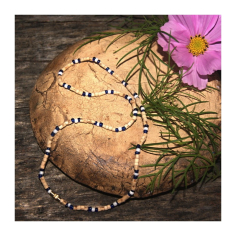 Kantimála 2ř. bílý mezi černými korálky 2