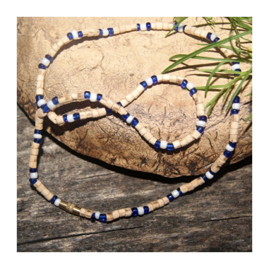 Kantimála 2ř. bílý mezi černými korálky