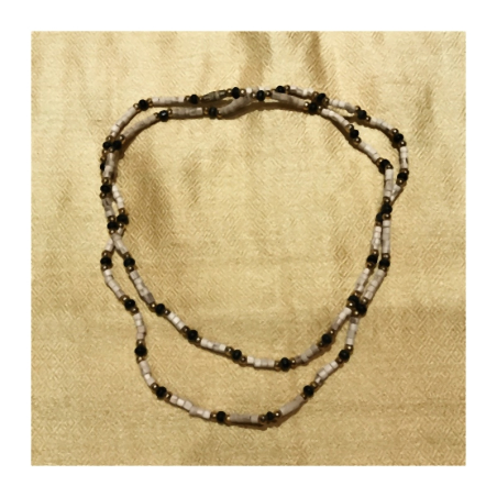 Kantimála 2ř. černý mezi zlatými korálky