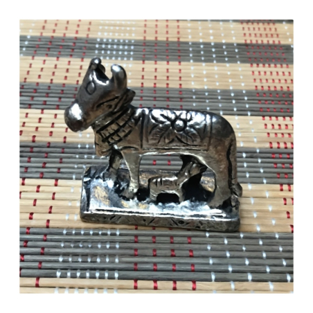 Kravička s telátkem, kov