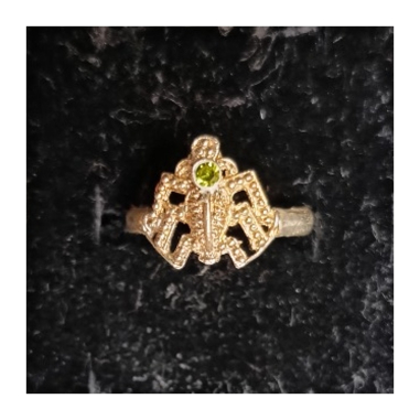 Orientální kovový prsten s barevným kamínkem