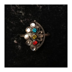 Orientální kovový prsten s barevnými kamínky 3