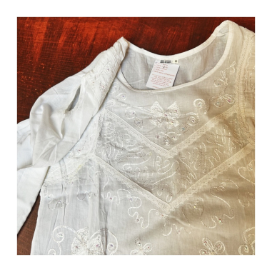 Dámská kurta bílá vyšívaná s flitry, 3/4 rukáv