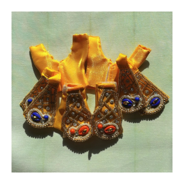 Šaty pro Božstva zdobené bižuterií, vel. S a M