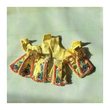 Šaty pro Božstva zdobené bižuterií, vel. S a M