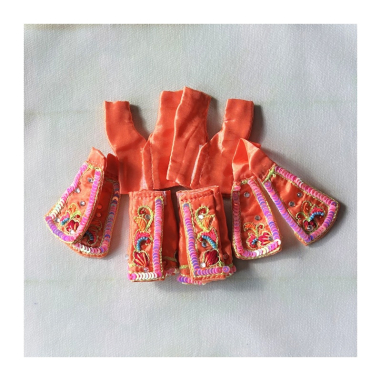 Šaty pro Božstva vyšívané, vel. S