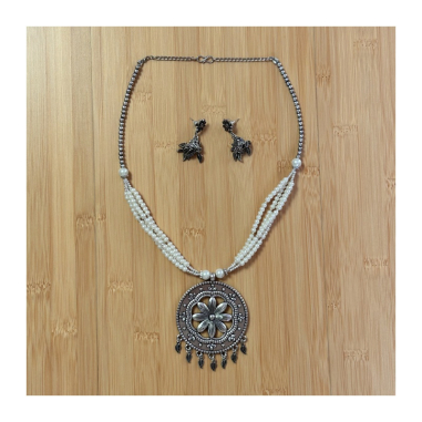 Vrinda Creation Náhrdelník perly a kovový závěs, náušnice