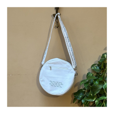 Kabelka přes rameno kruhová bílá, pr. 28 cm 2