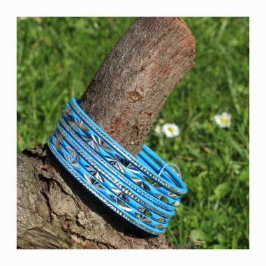 Náramky sada 8 ks kovový reliéf