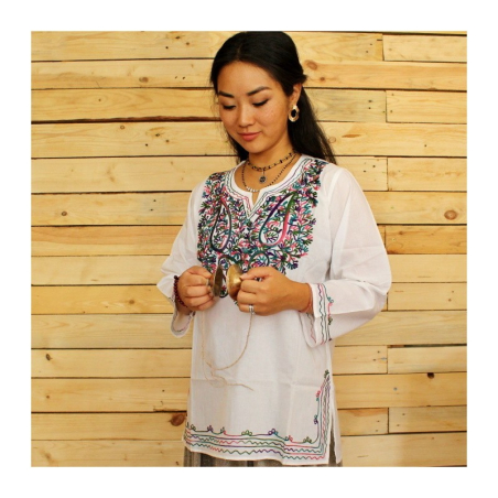 Dámská kurta bílá vyšívaná barevně, dl. rukáv