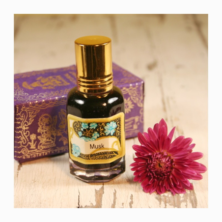 MUSK s barevnou nálepkou