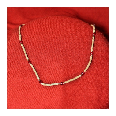 Kantimála 1ř. červený mezi 2 zlatými korálky