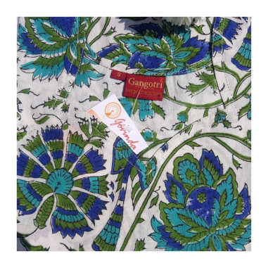 Dámská kurta s krojeným výstřihem, kr. rukáv