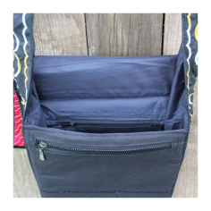 Taštička vyšívaná Nrsimha černá 2