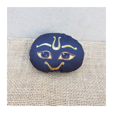 Panenky Posvátný kamínek Šíla 8 x 10 cm černý