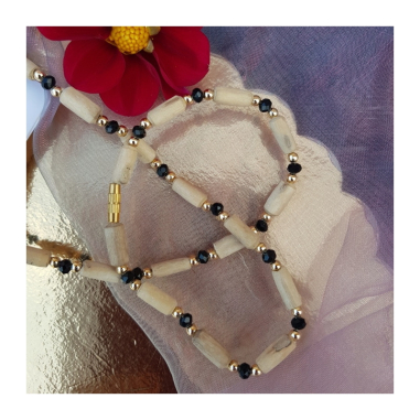 Kantimála 1ř. červený/zel./modrý/černý mezi 2 zlatými korálky