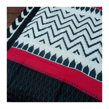 Sárí bavlna s bambulkami bílá-černá-magenta s látkou na čolí